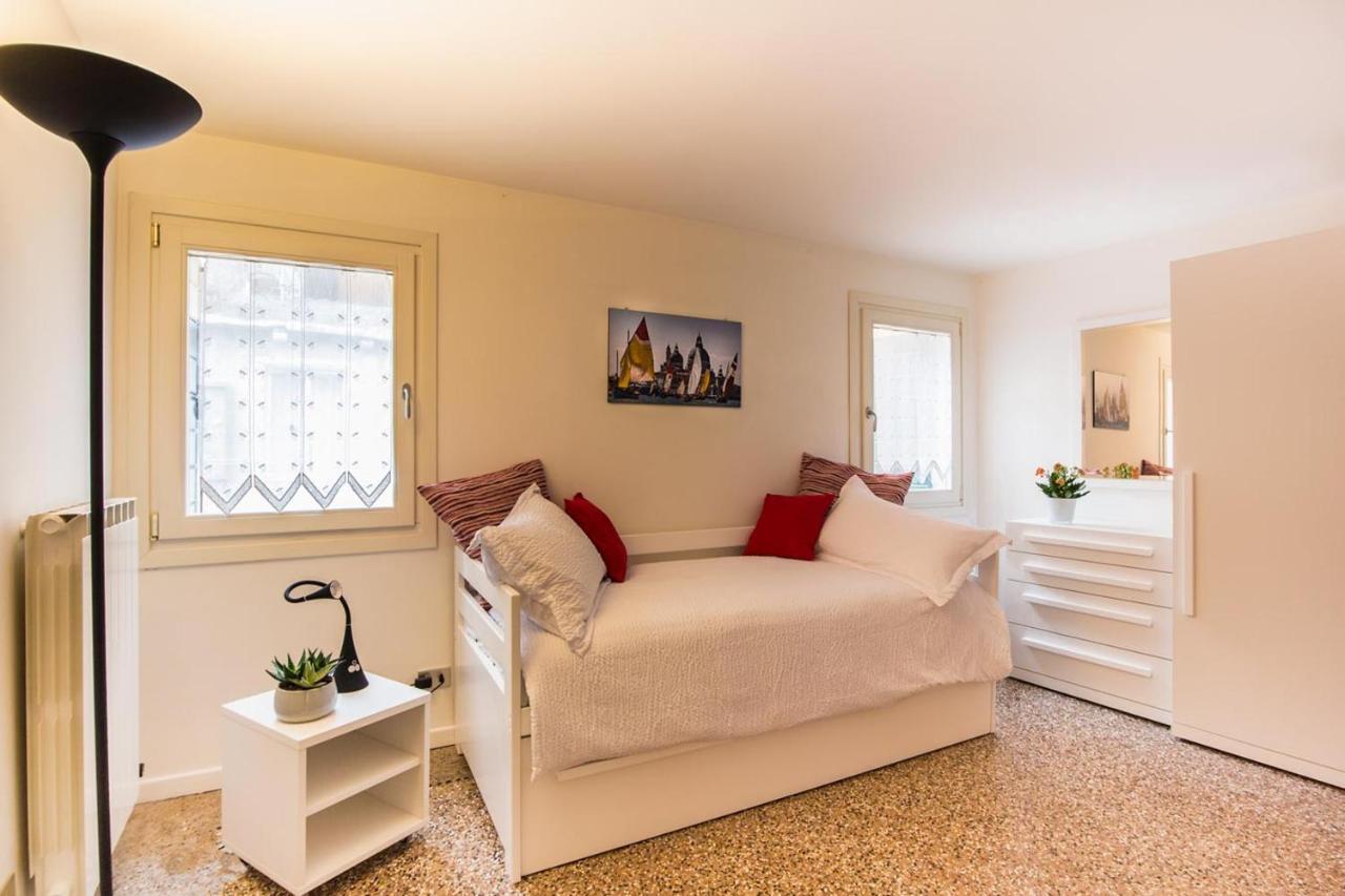 Cozy House-close To Biennale And St. Mark Square Сasa de vacaciones Venecia